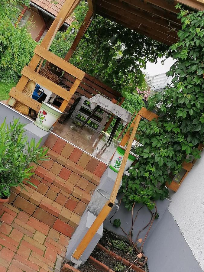 Menta Apartman Mezőkövesd Εξωτερικό φωτογραφία
