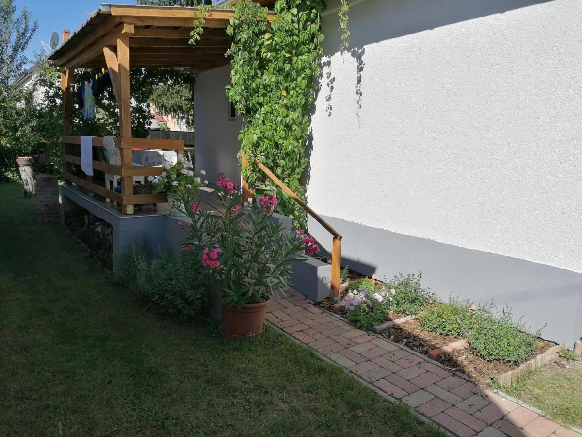 Menta Apartman Mezőkövesd Εξωτερικό φωτογραφία