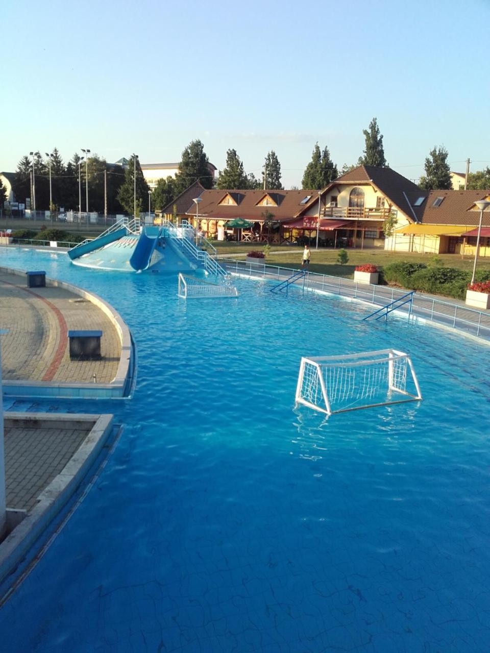Menta Apartman Mezőkövesd Εξωτερικό φωτογραφία